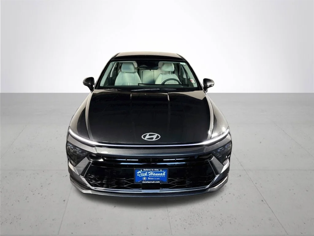 Used 2025 Gray Hyundai SEL image 3