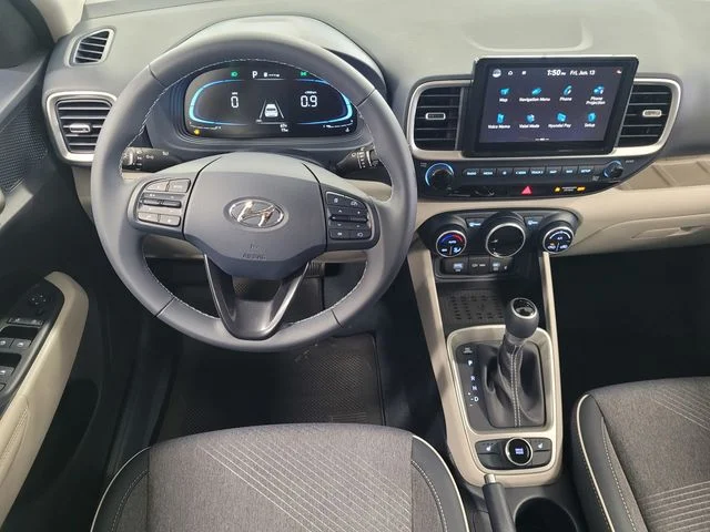 Used 2025 White Hyundai Limited image 26