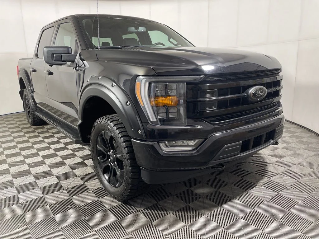 Used 2023 Agate Black Metallic Ford XLT image 2