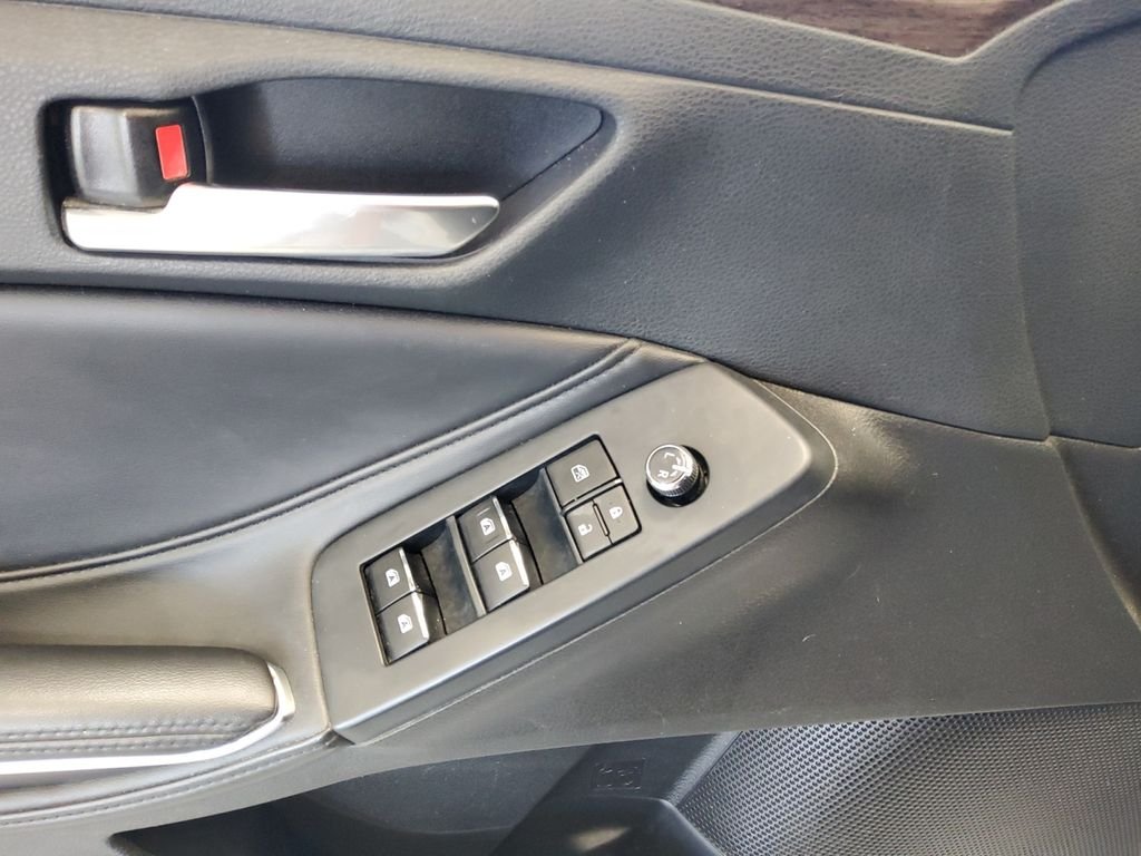 Used 2022 White Toyota XLE Plus image 12
