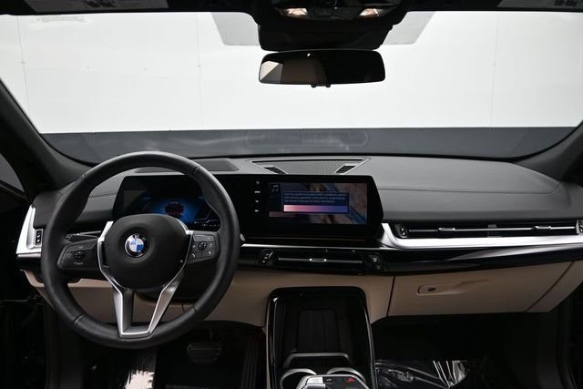 Used 2025 Black BMW xDrive28i image 15