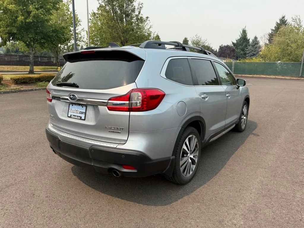 Used 2022 Ice Silver Metallic Subaru Limited image 7
