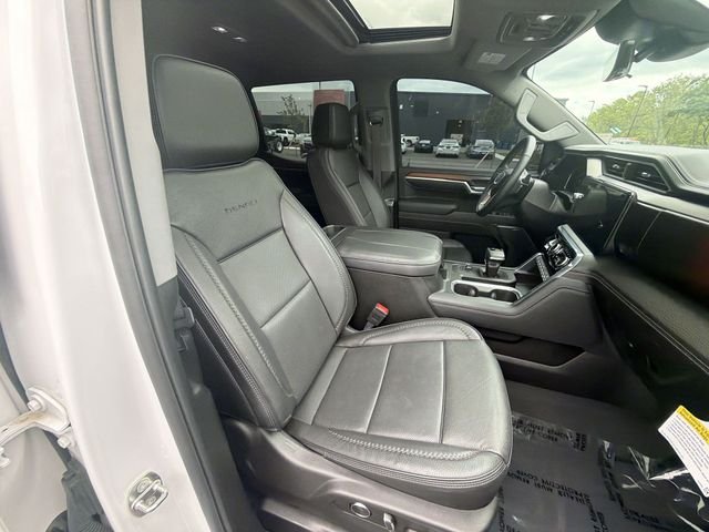 Used 2024 White GMC Denali image 24