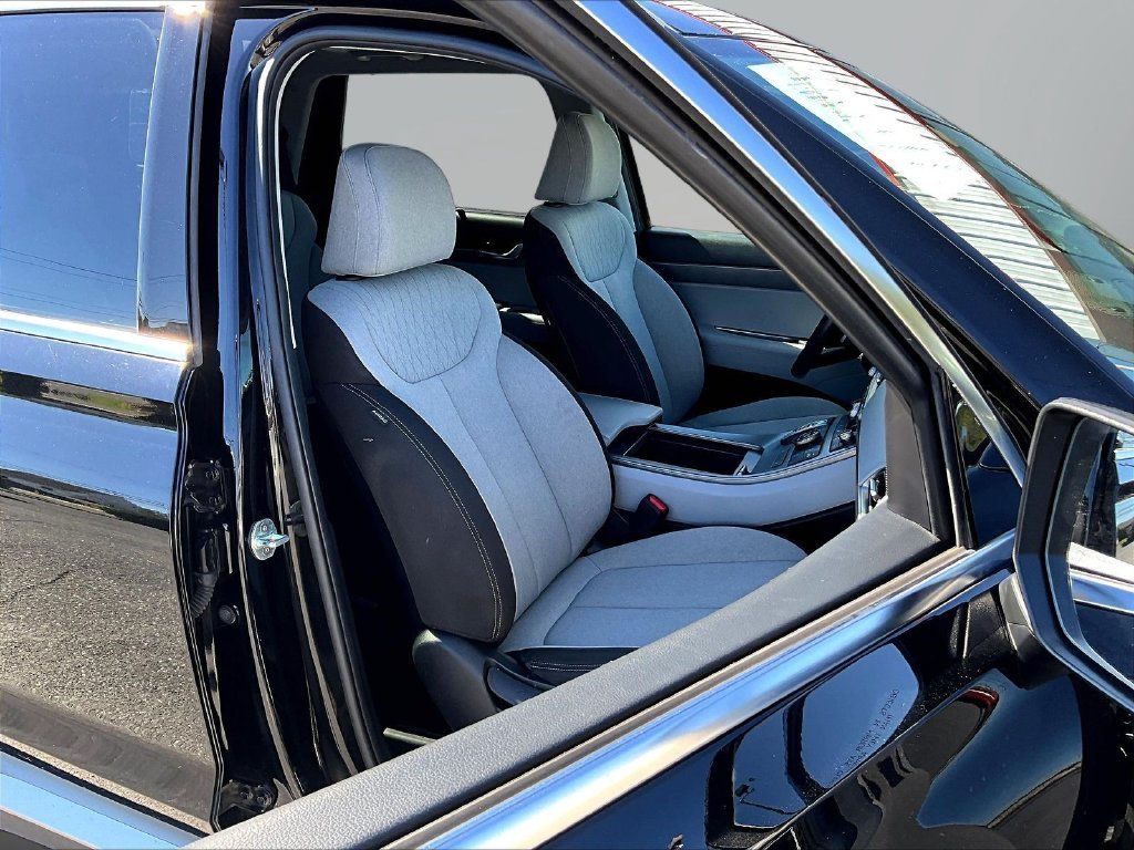 Certified Used 2022 Black Hyundai SEL image 33