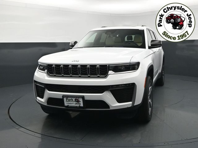 New 2026 Bright White Clear-Coat Exterior Paint Jeep Limited image 5