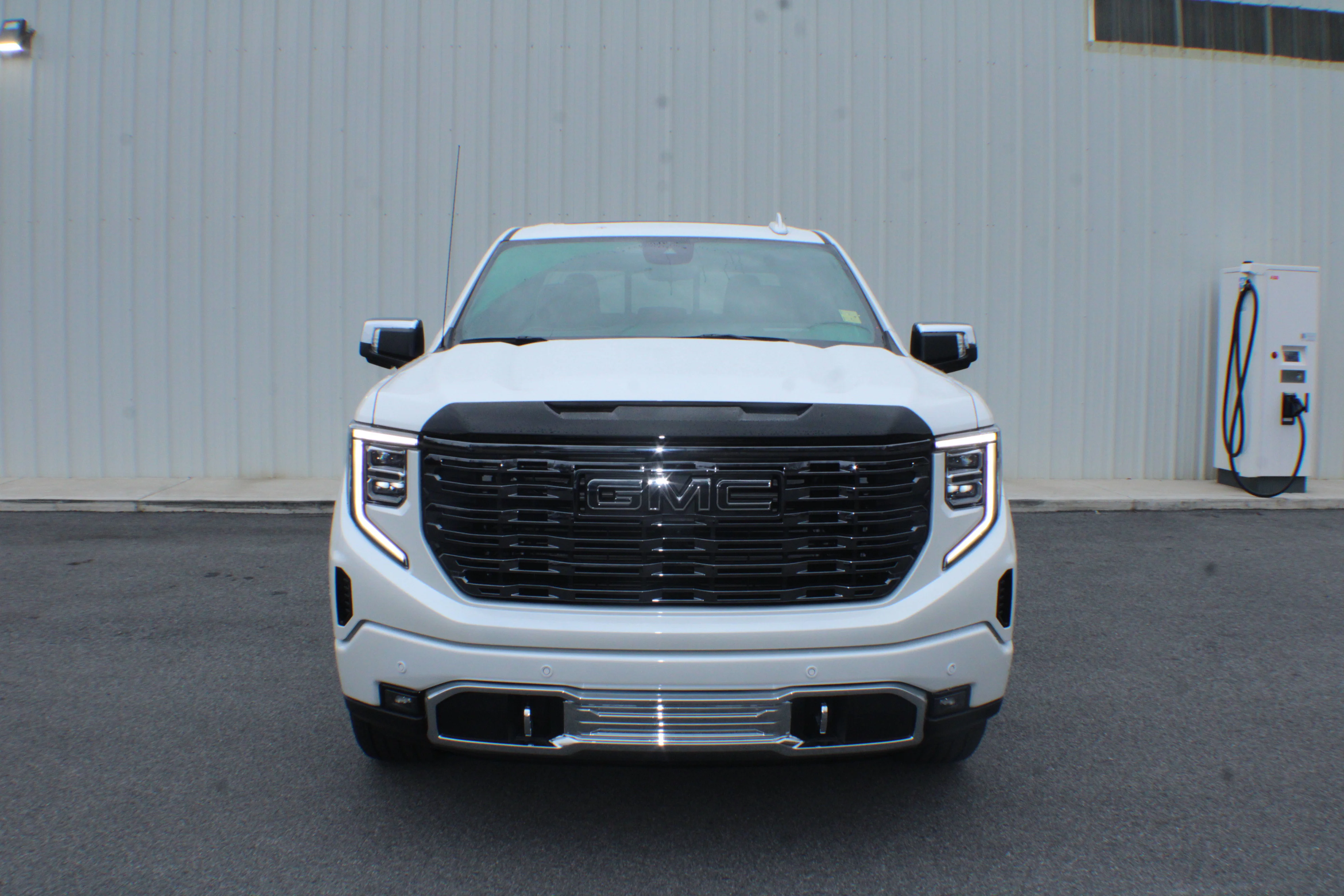 Certified Used 2025 White Frost Tricoat GMC Denali Ultimate image 22