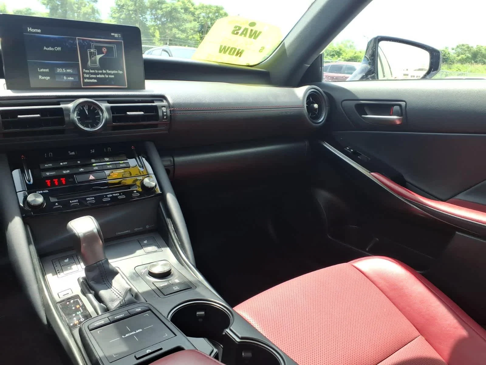 2023 Lexus IS 300 - Photo 15