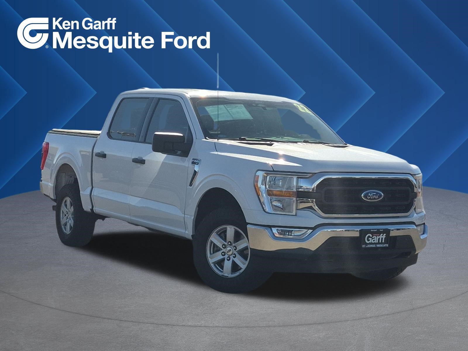Used 2022 Oxford White Ford XLT image 1