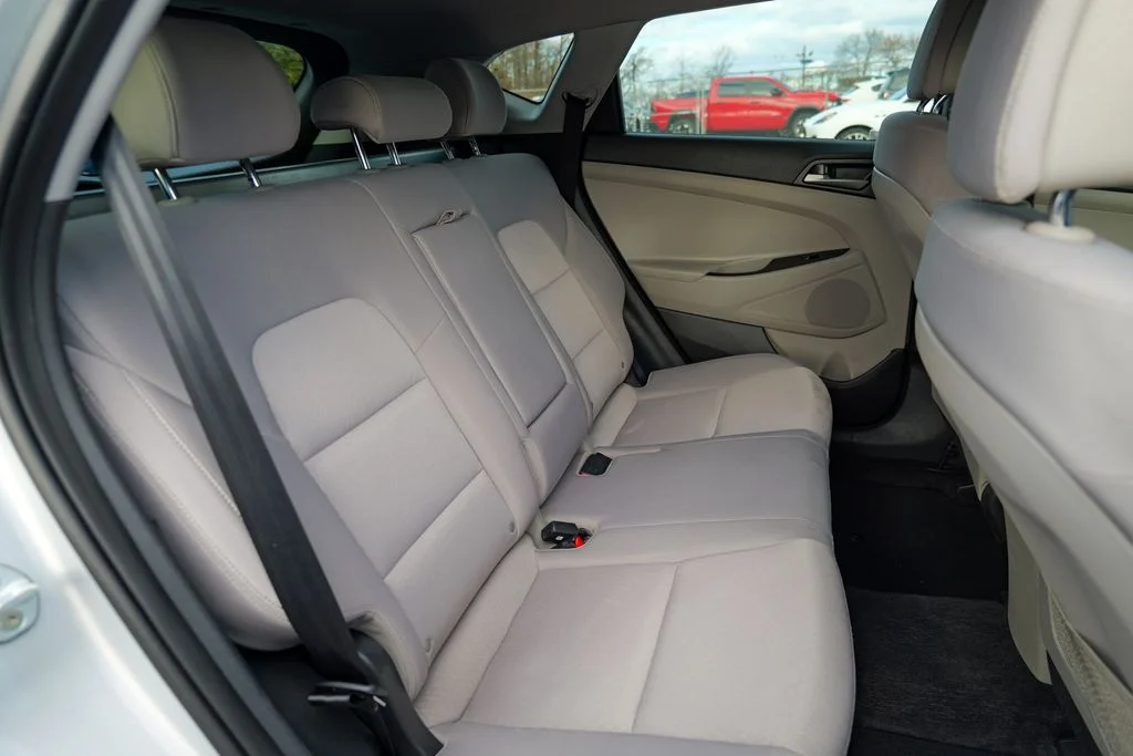 Used 2018 Molten Silver Hyundai SEL image 30