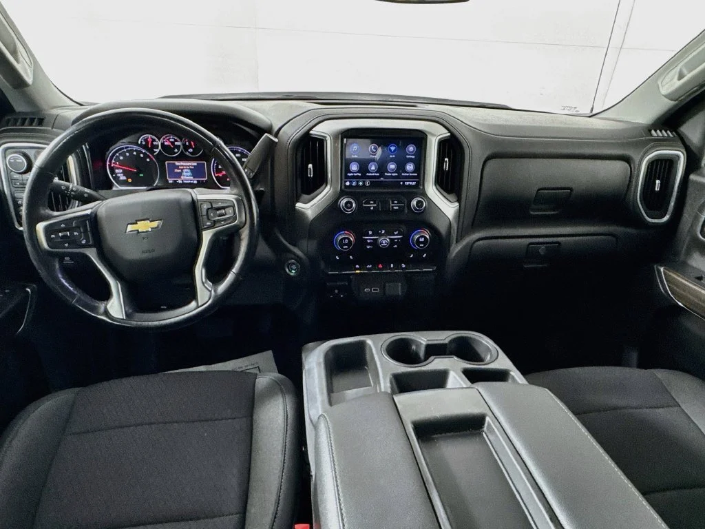 Used 2021 White Chevrolet LT image 26