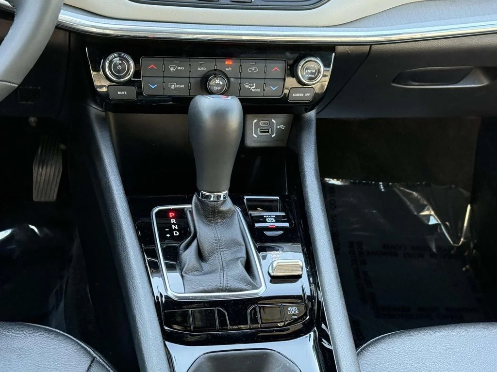 Used 2024 White Jeep Limited image 20