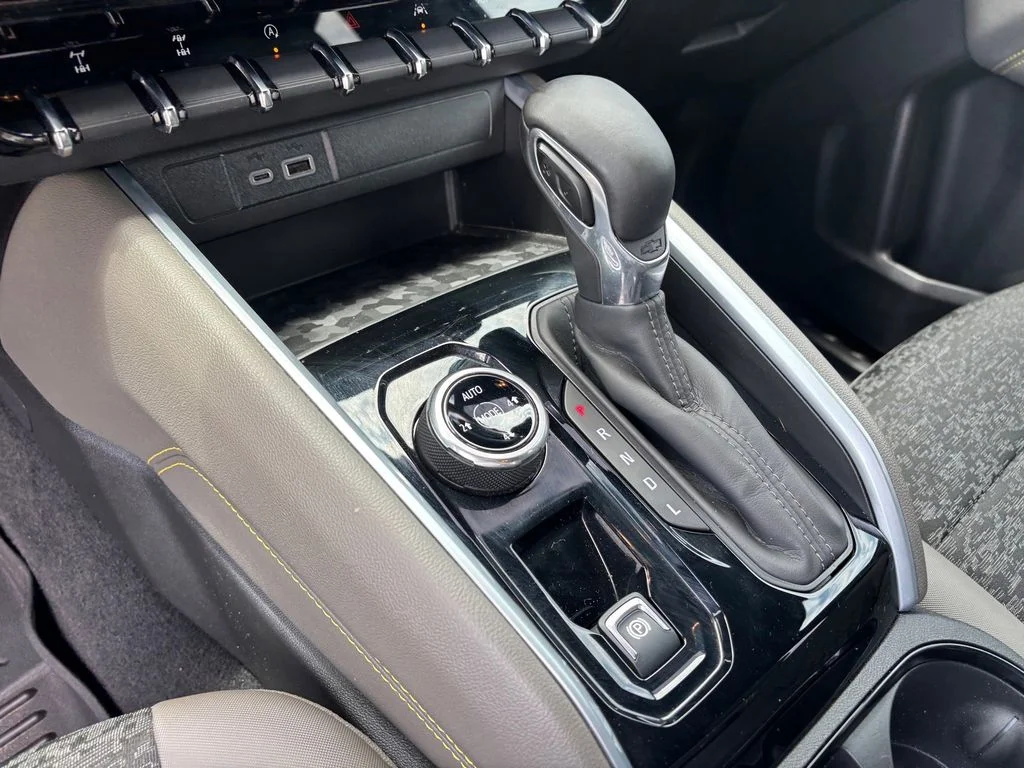 Used 2024 Gray Chevrolet ZR2 image 21