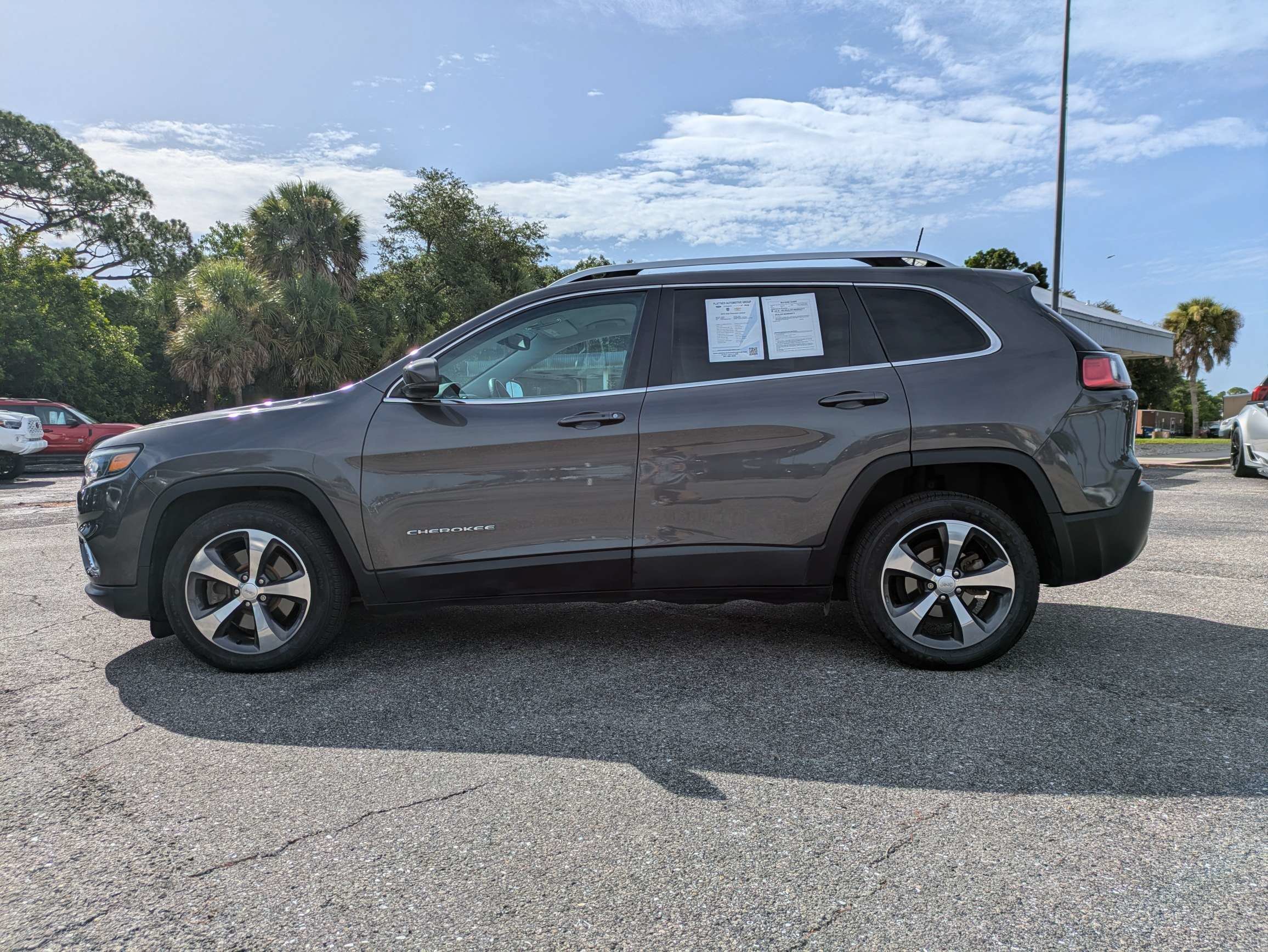 Used 2019 Granite Crystal Metallic Clearcoat Jeep Limited image 8