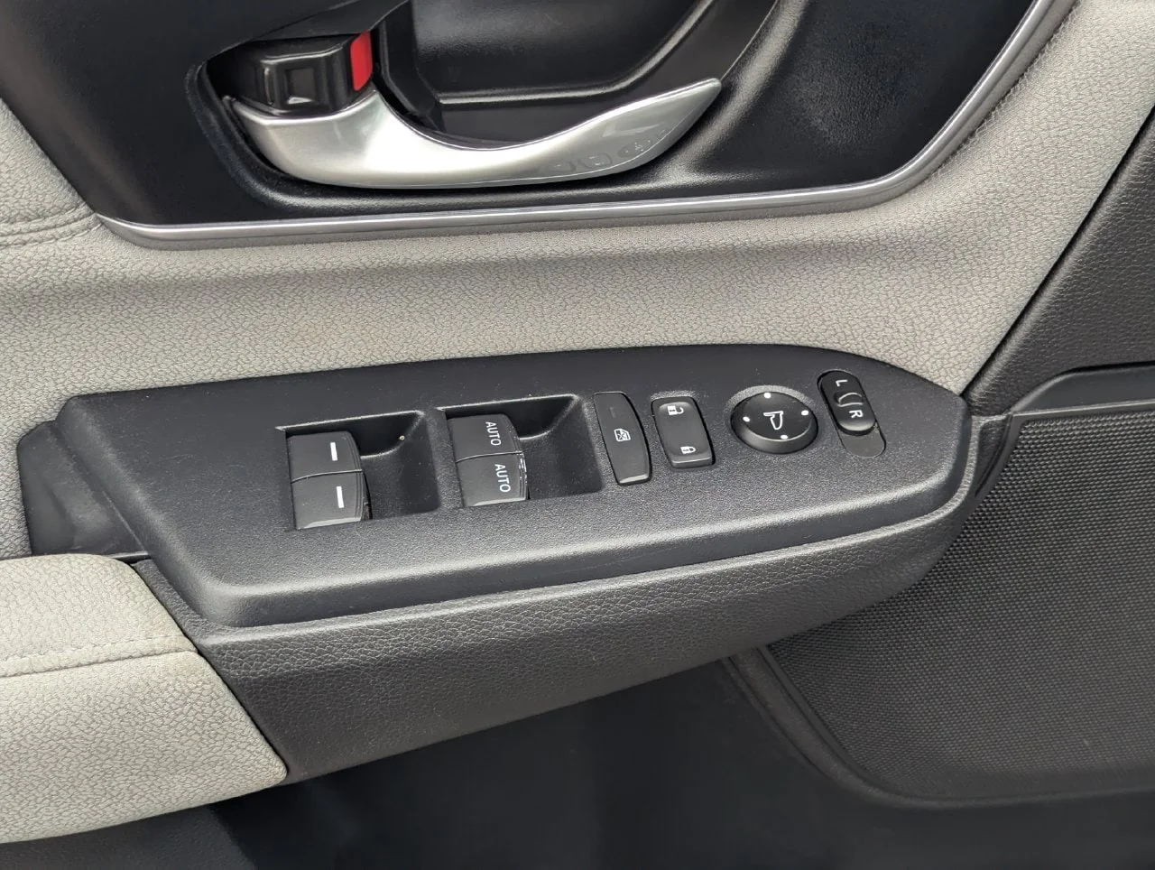 Used 2021 Lunar Silver Metallic Honda EX image 13
