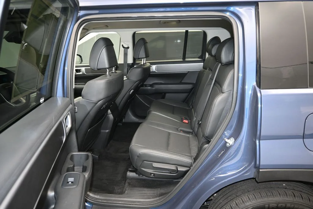 Certified Used 2025 Atlantic Blue Hyundai SEL image 15