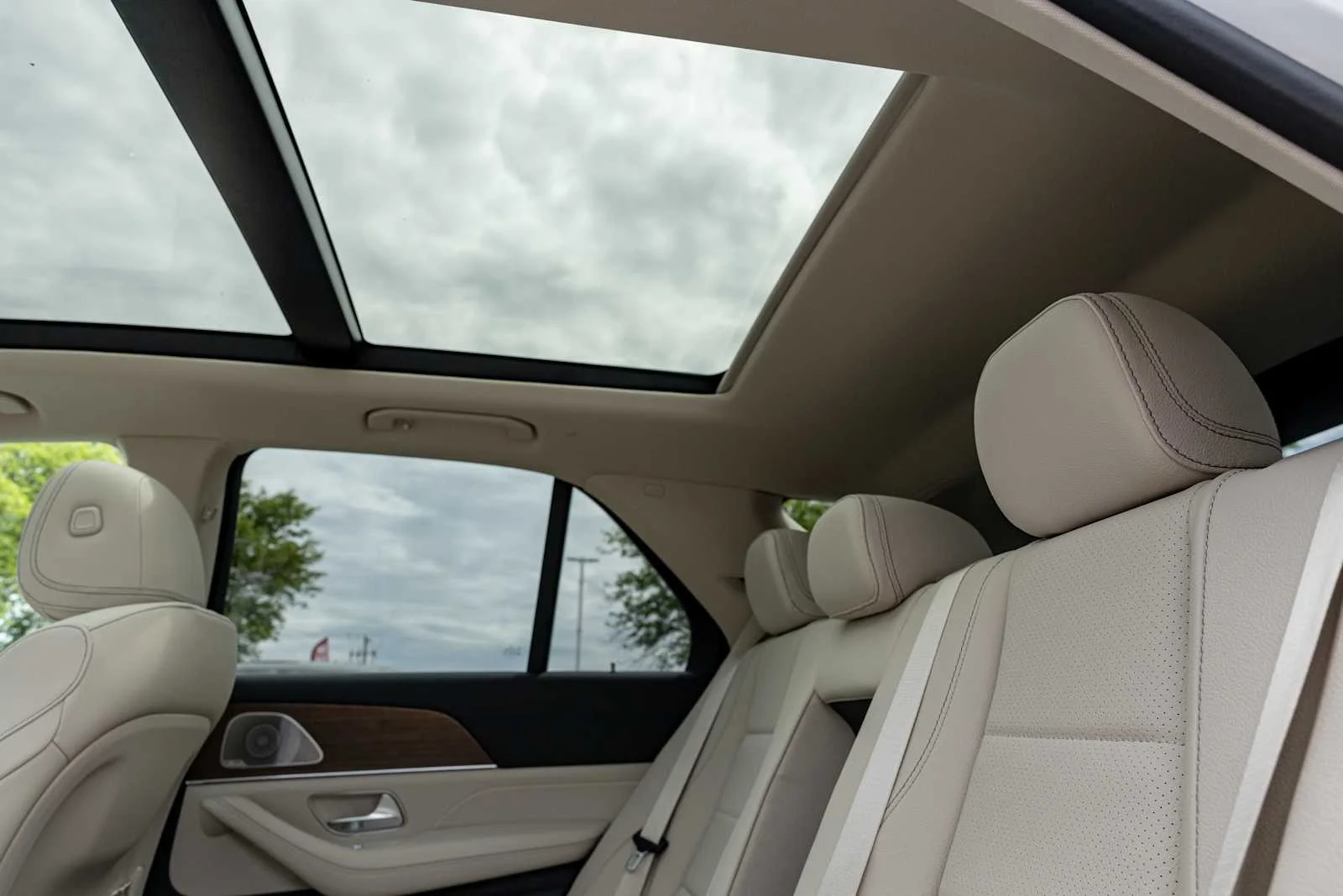 New 2026 Polar White Mercedes-Benz GLE 450 image 29