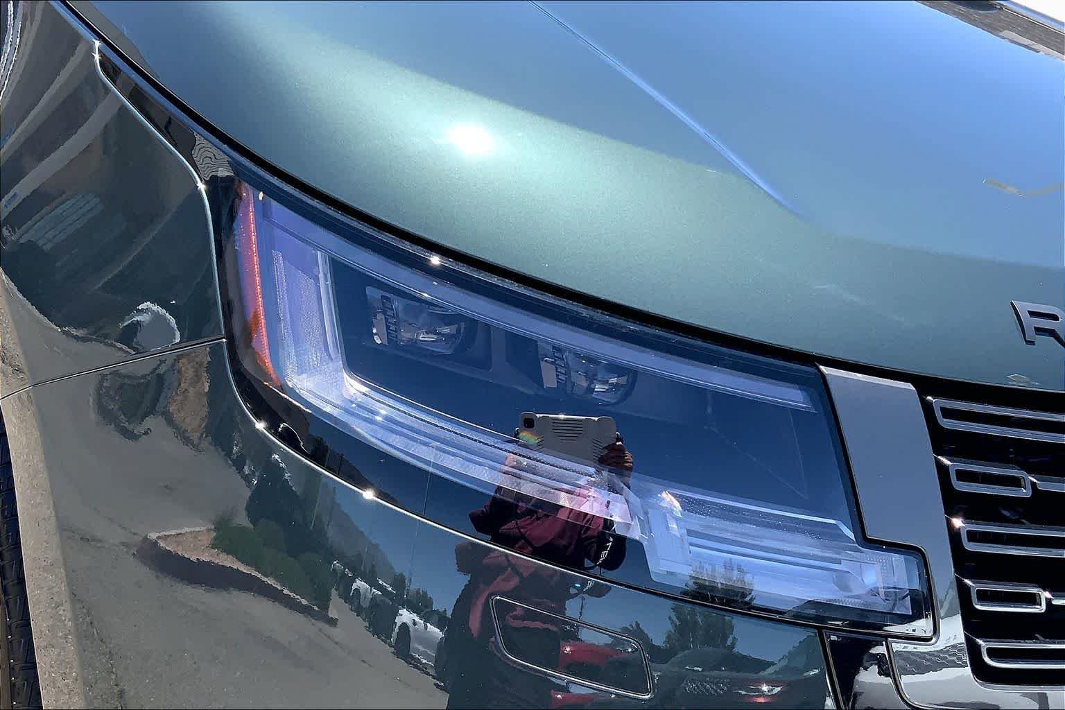 New 2026 Belgravia Green Land Rover SE image 13