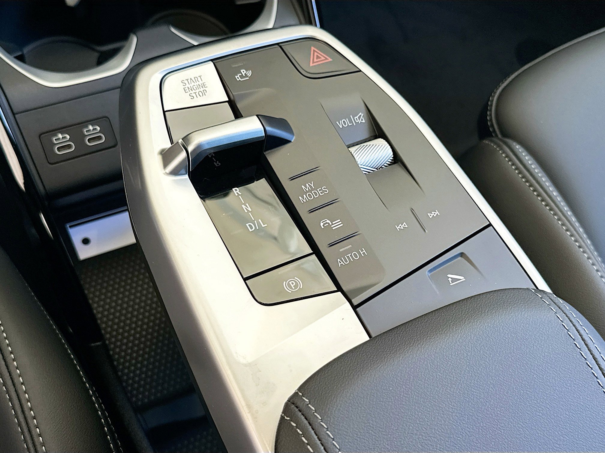 New 2026 Alpine White BMW xDrive28i image 14