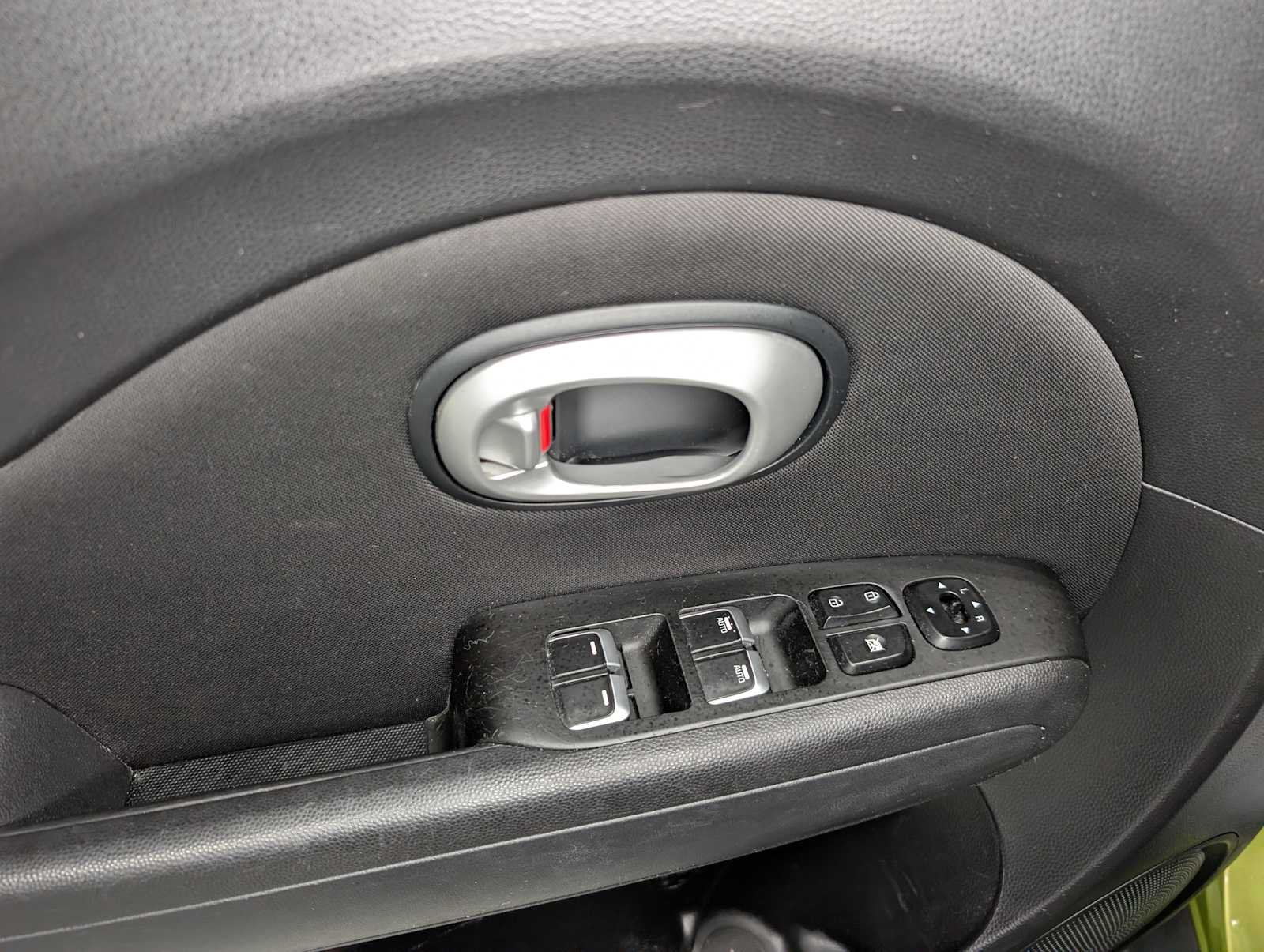 Used 2017 Alien II Kia + image 34