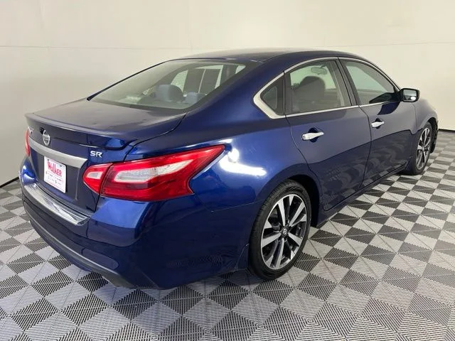 Used 2016 Deep Blue Pearl Nissan 2.5 SR image 7