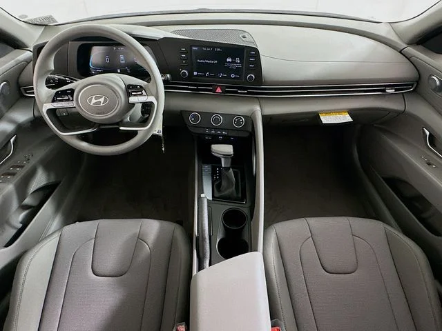 New 2026 White Hyundai SE image 13