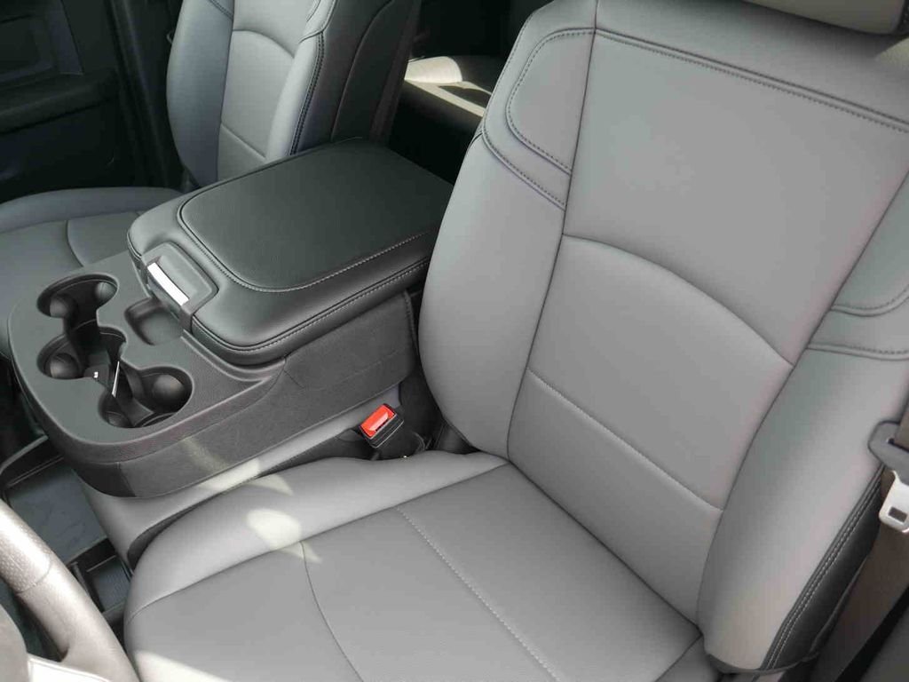 2026 RAM 3500 Tradesman - Photo 35