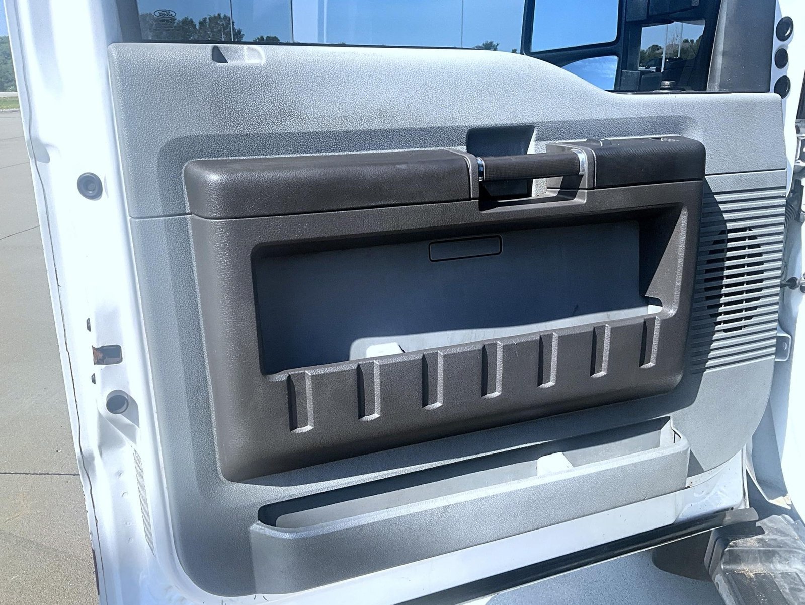 Used 2012 White Ford XL image 9