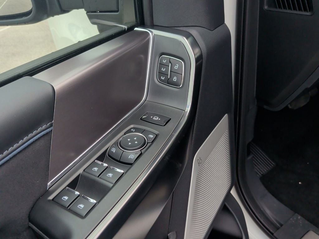 New 2026 Star White Metallic Tri-Coat Ford F-250® Platinum® image 12