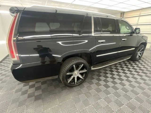 Used 2017 Black Cadillac Luxury image 27