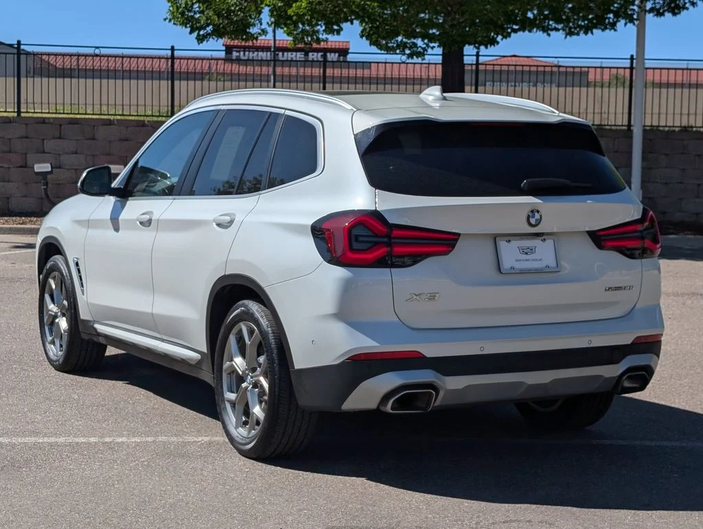 Used 2023 White Metallic BMW sDrive30i image 4