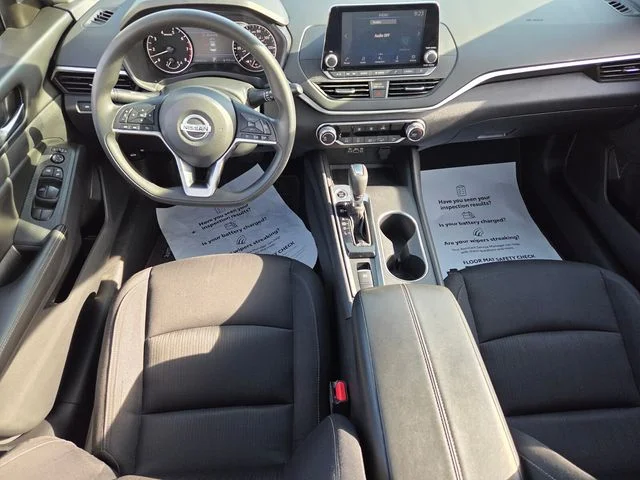 Used 2022 Black Nissan 2.5 SV image 8