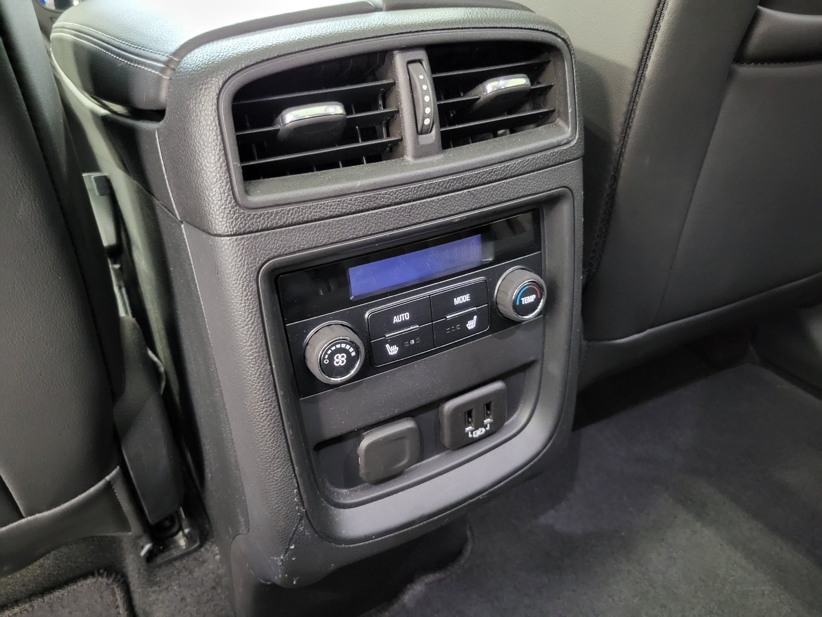 Used 2020 Blue Buick Essence image 31