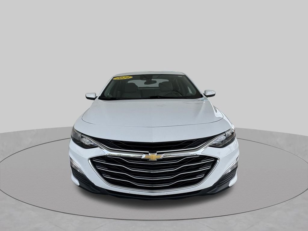 Used 2024 White Chevrolet LS image 3