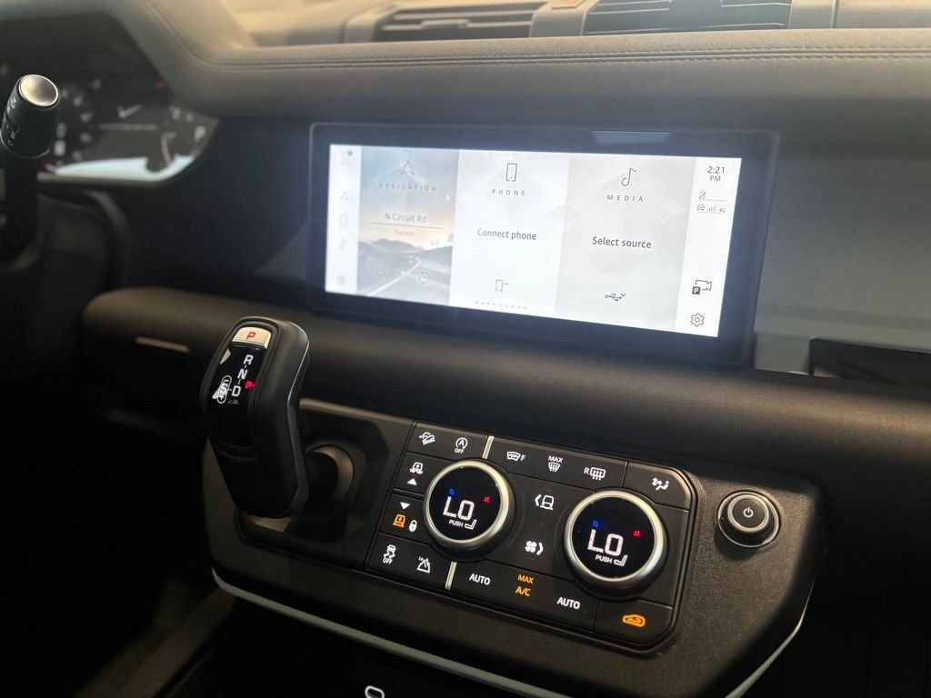 Used 2023 Gray Land Rover X-Dynamic SE image 11