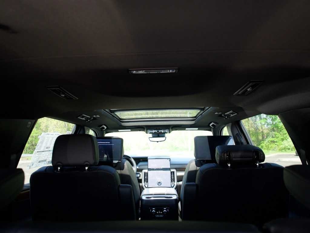 2026 GMC Yukon XL Denali - Photo 20