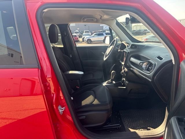 Used 2023 Red Jeep Latitude image 11