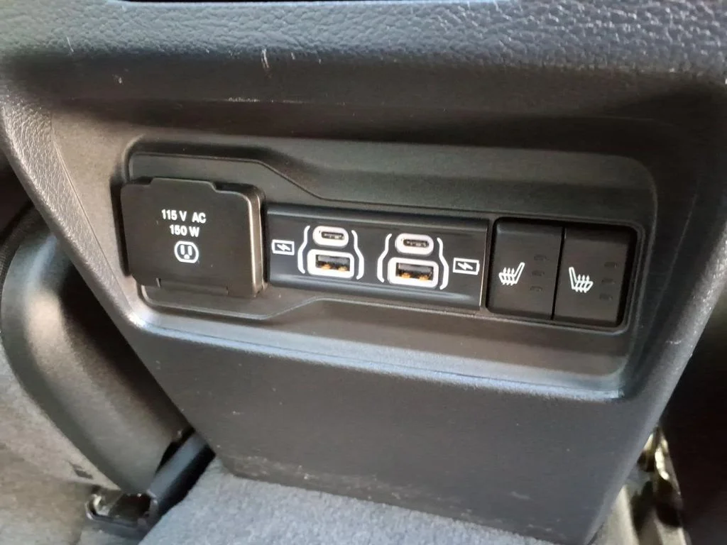 Used 2022 Black Jeep Limited image 9