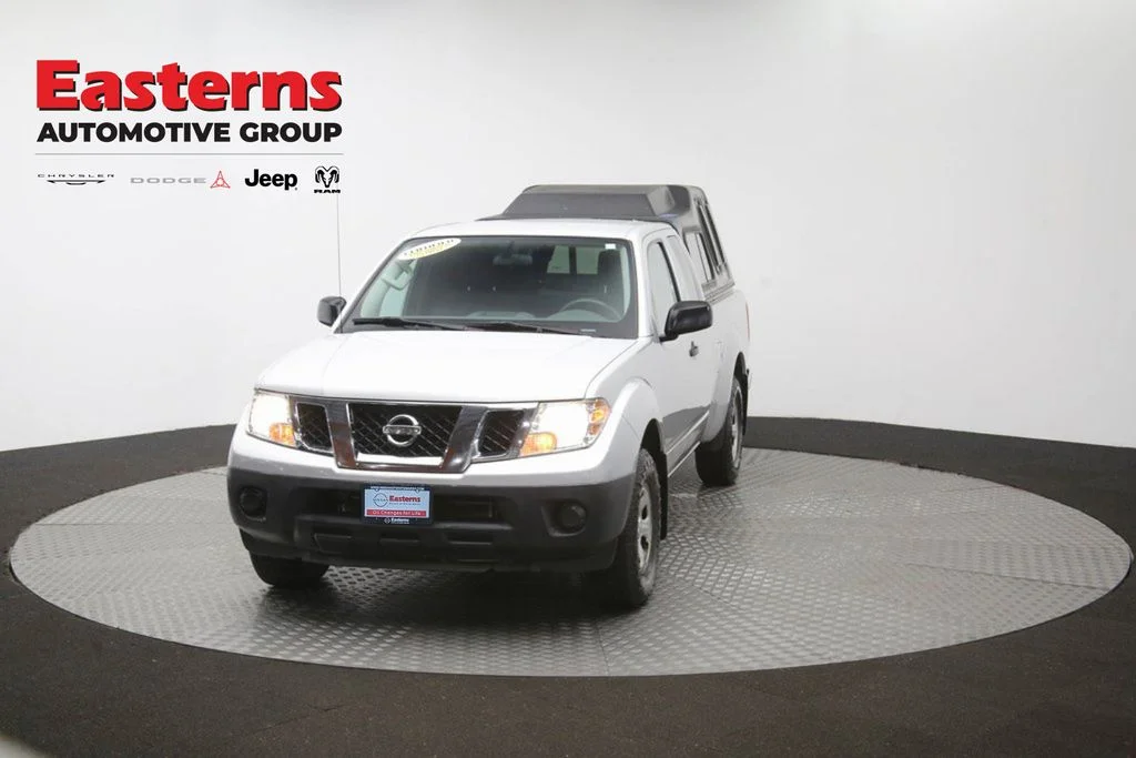 Used 2019 Silver Nissan S image 67