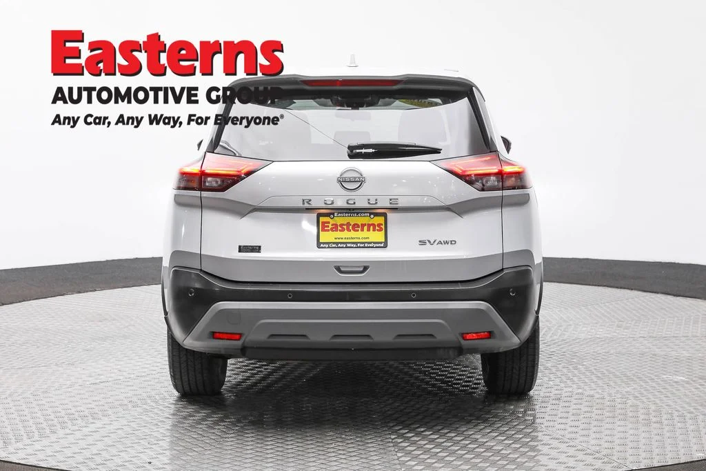 Used 2022 Silver Nissan SV image 6