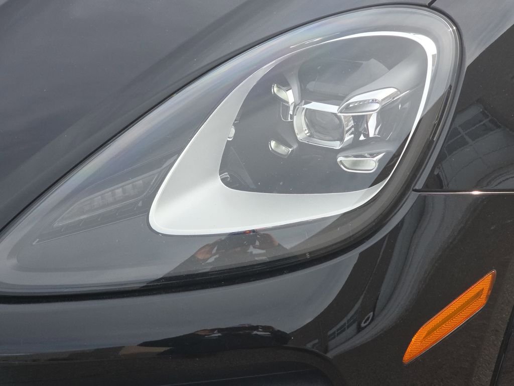 Used 2023 Black Porsche Platinum Edition image 33