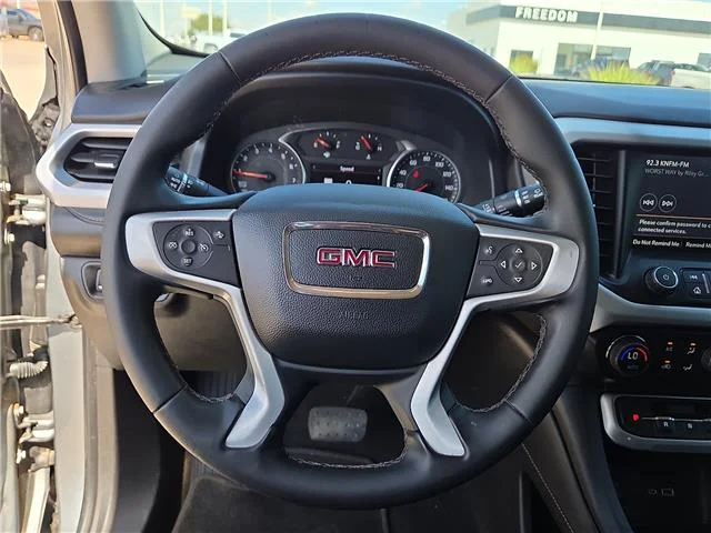 Used 2023 Sterling Metallic GMC SLT Front-Wheel Drive image 16