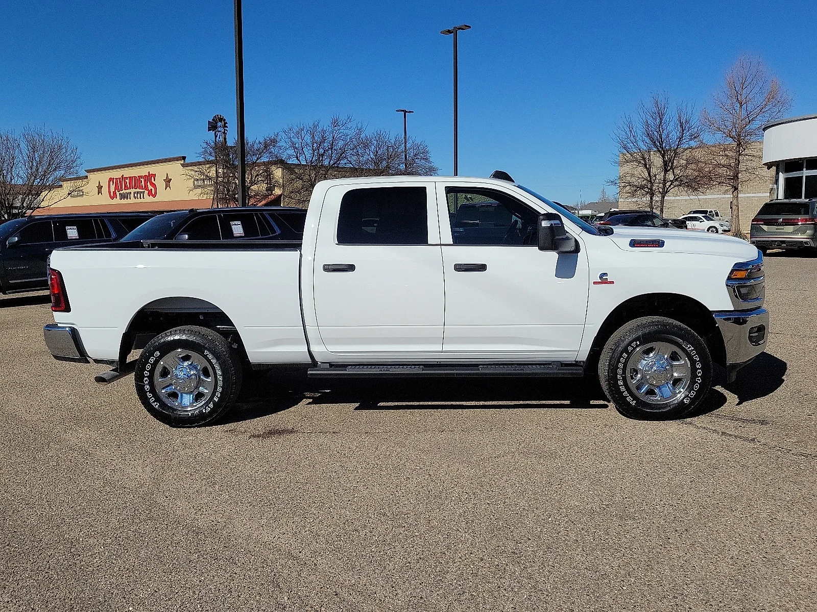 New 2026 PW7 Bright Whit Ram TRADESMAN CREW CAB 4X4 6