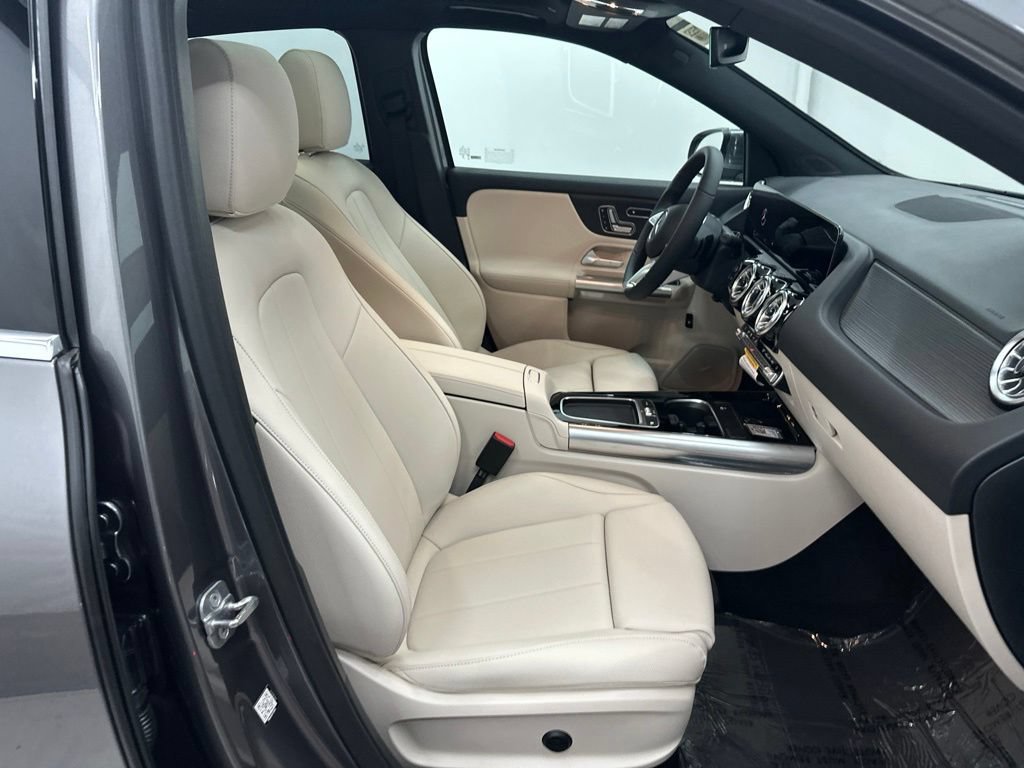 New 2026 Mountain Grey Metallic Mercedes-Benz GLA 250 image 57