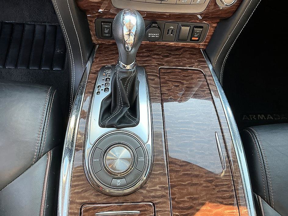Used 2019 Super Black Nissan SL image 20