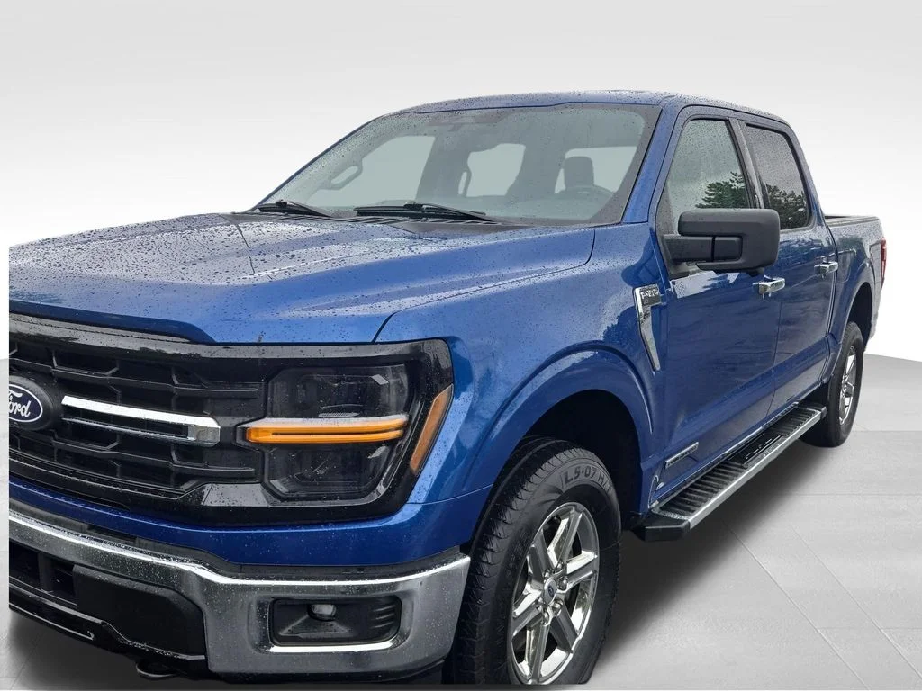 Used 2024 Blue Ford XLT image 15