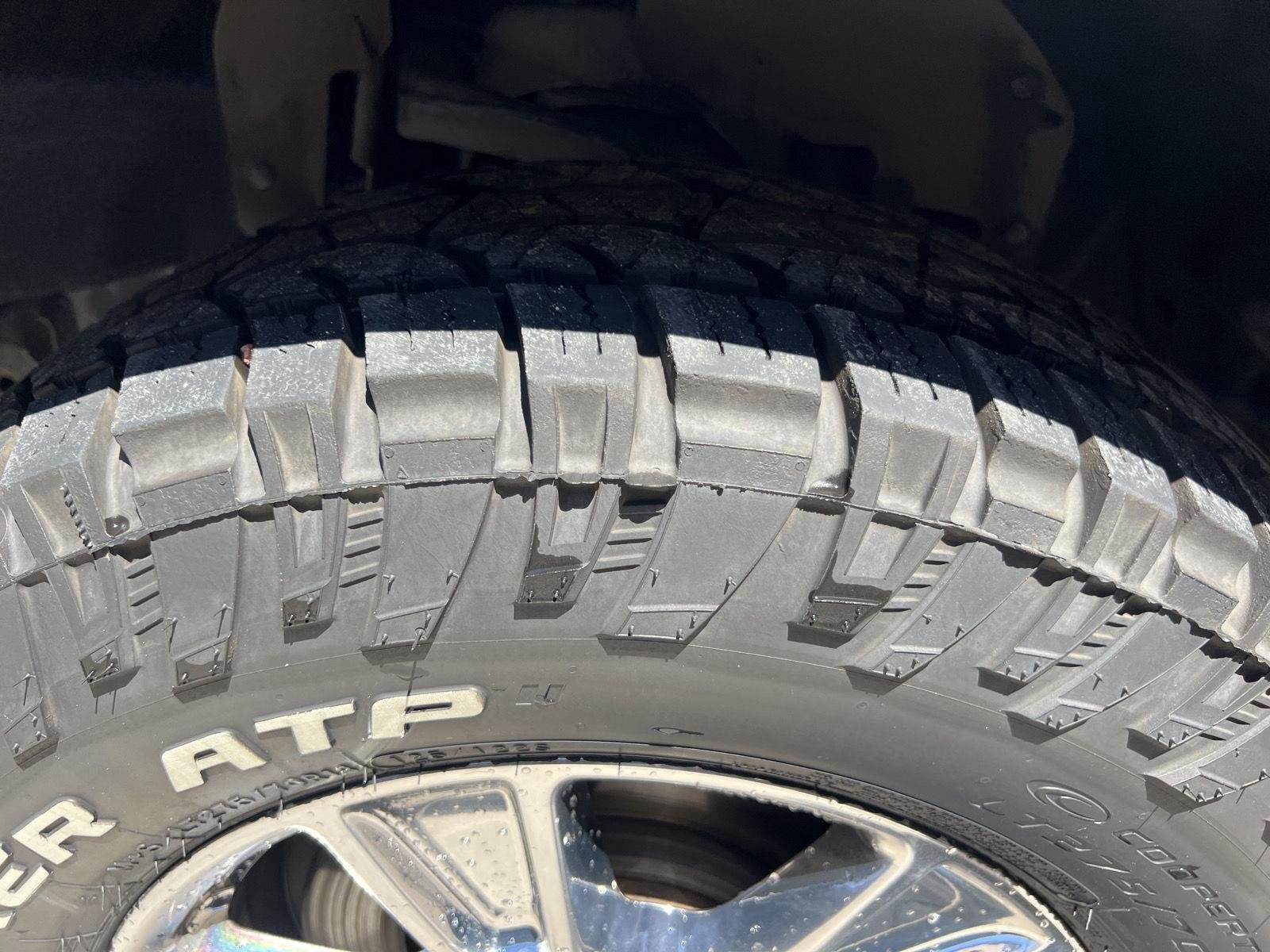 Used 2015 Blue Jeans Metallic Ford XLT image 11