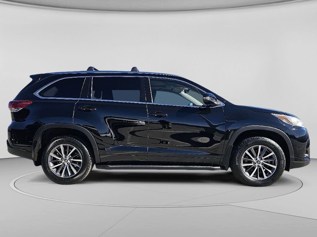 2017 Toyota Highlander XLE - Photo 9