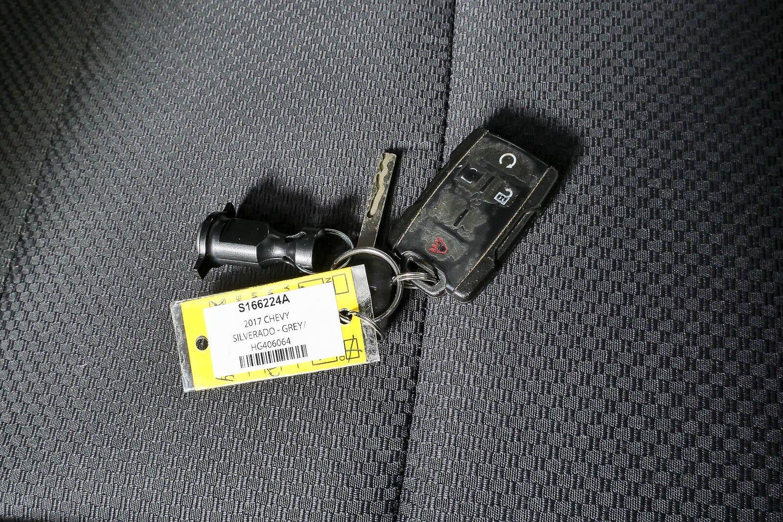 Used 2017 GRAPHITE METALLIC Chevrolet LT image 23