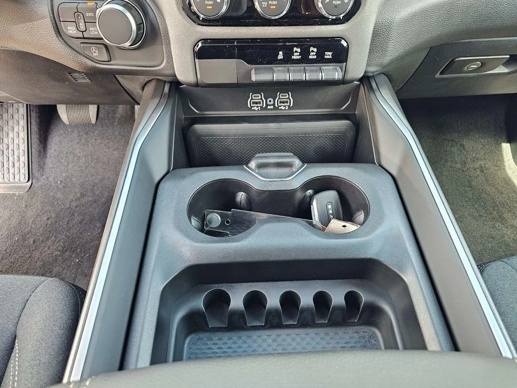 2026 RAM 1500 Express - Photo 27