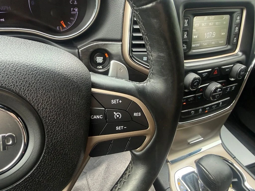 Used 2017 Silver Jeep Laredo image 21
